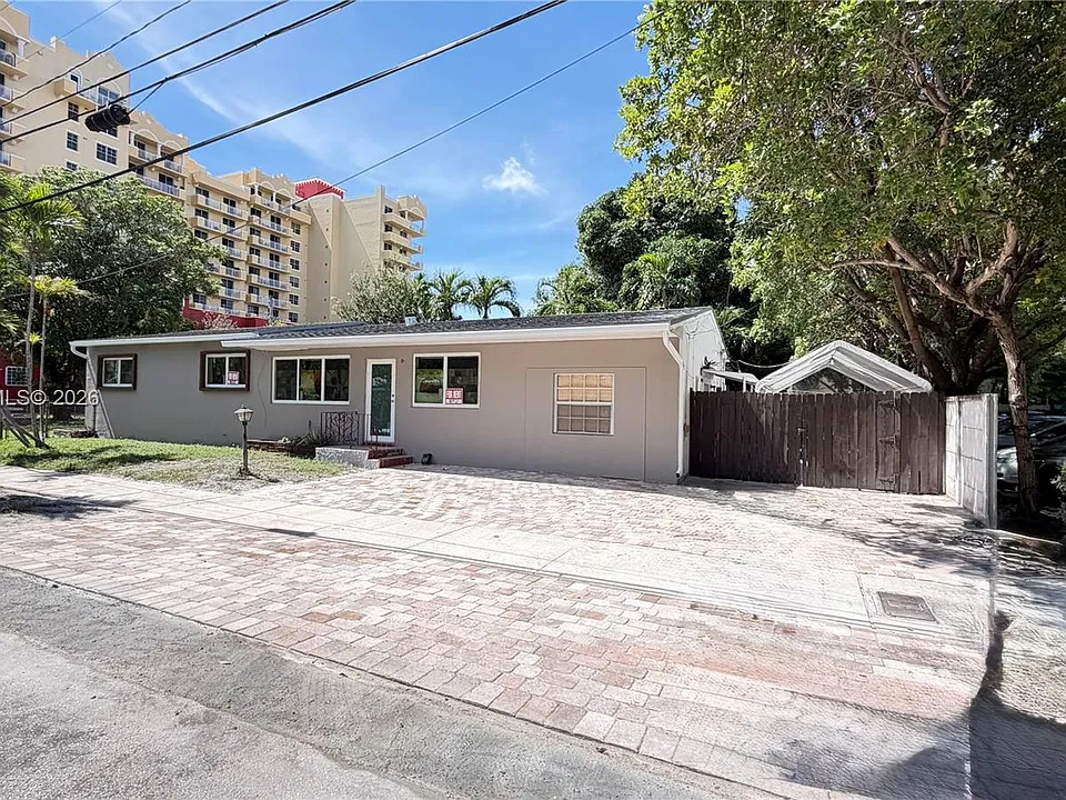150 SW 41st Ave