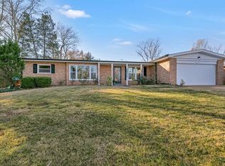 9069 Crest Oak Ln, Saint Louis, MO