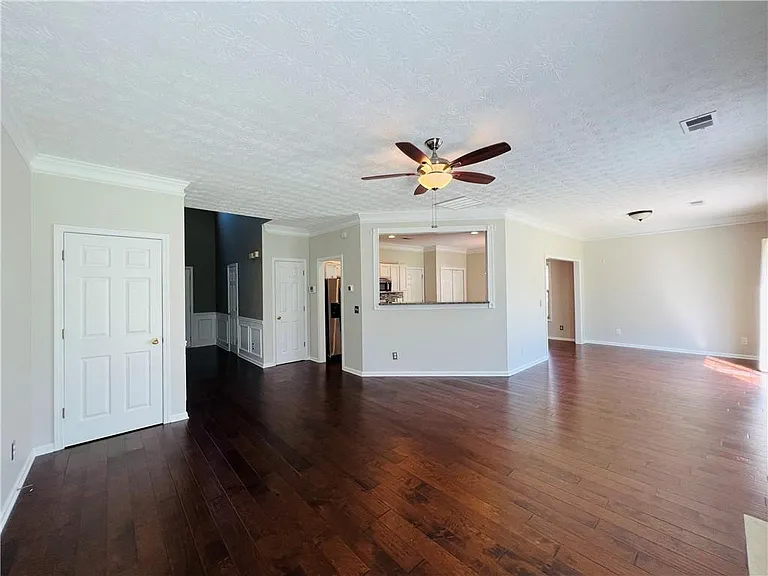 156 Weatherstone Dr — Photo 5