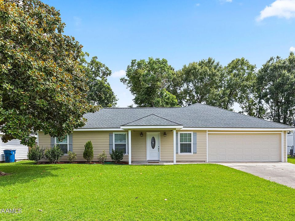1st image of 115 Bickerton Dr