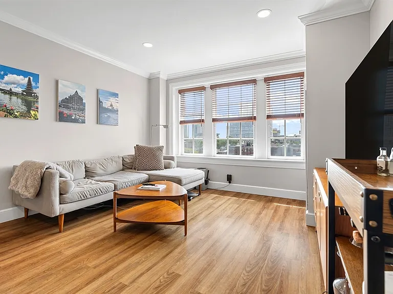 534 Beacon St #901 — Photo 4