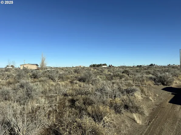 Pinion Ln #4600, Christmas Valley, OR 97641