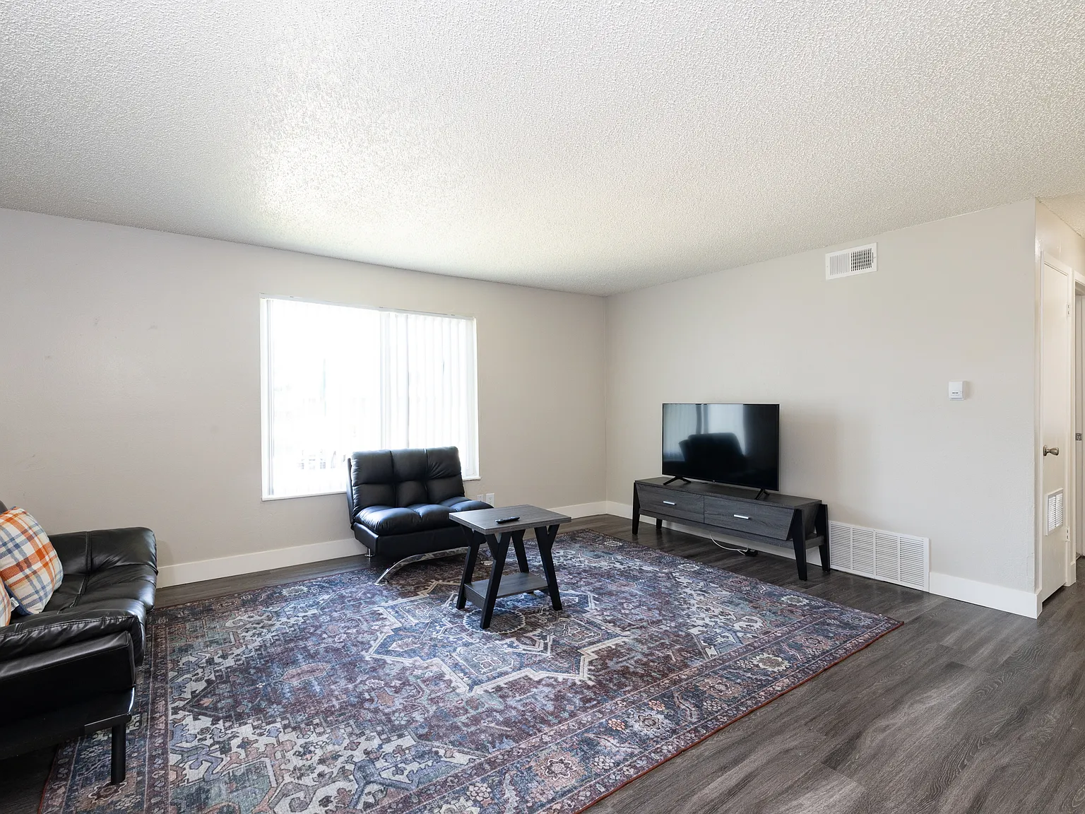 Glendale Apartments — Photo 3
