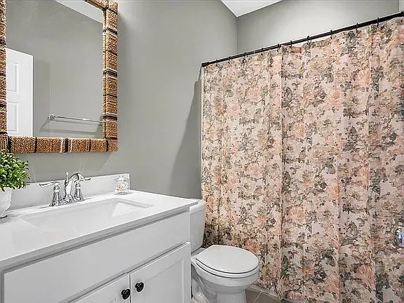 654 Blueway Ave — Photo 13
