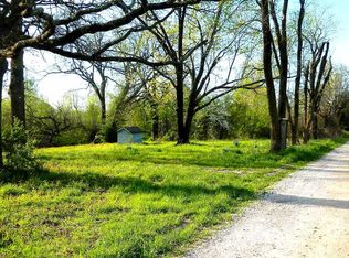 564 6th Ave NW, Gravette, AR 72736