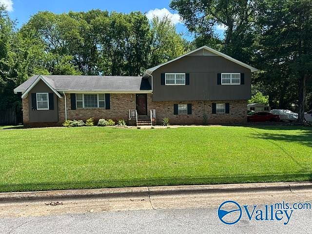 1st image of 1018 Oster Dr NW