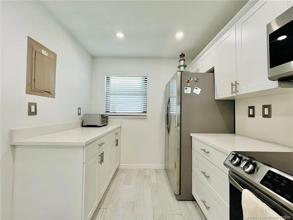 2 bed, 2.0 bath, 1053 sqft, $3,000 — Photo 4