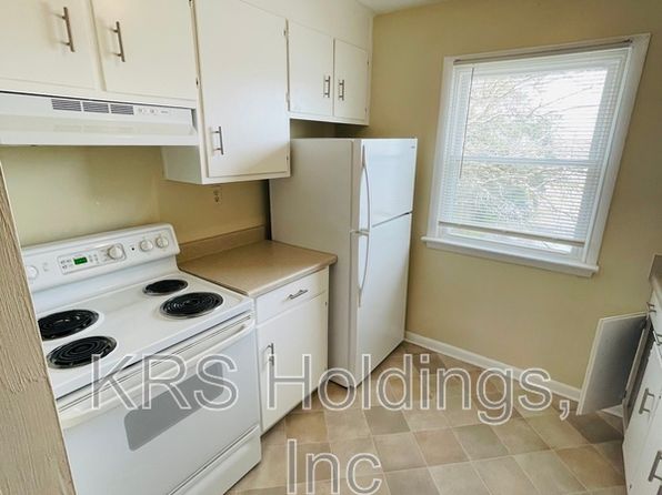 1367 W Ocean View Ave APT 2