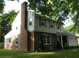 2323 Estelle Dr SE, East Grand Rapids, MI 49506