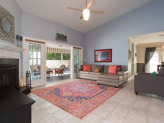 4th image of 716 Captiva Ct NE