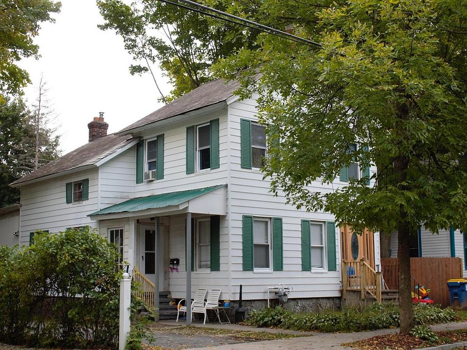 1st image of 10 Montcalm St