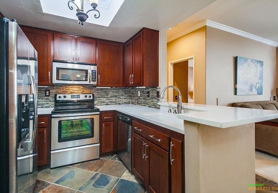 2nd image of 550 Camino De La Reina Unit 113