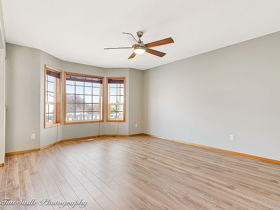 5th image of 3113 NE 185th Ct