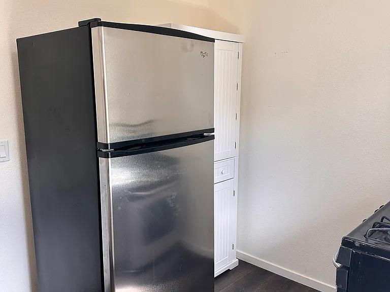 Alvin Apartments — Photo 28