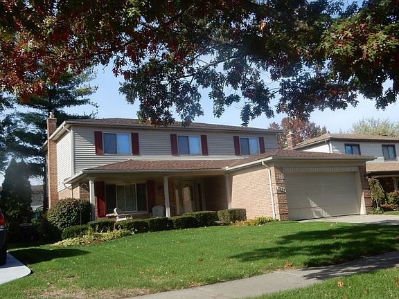 3rd image of 7429 Emerson Dr
