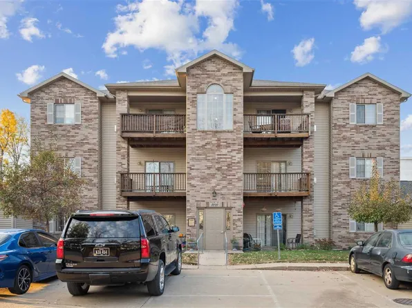 3040 Center Point Rd NE APT 201, Cedar Rapids, IA 52402