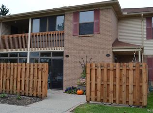 19259 Surrey Ln, Northville, MI 48167