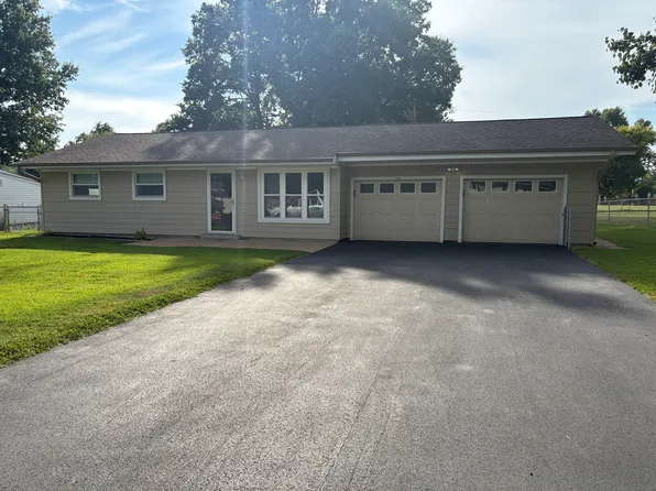 1266 Valiant Dr, Fenton, MO 63026