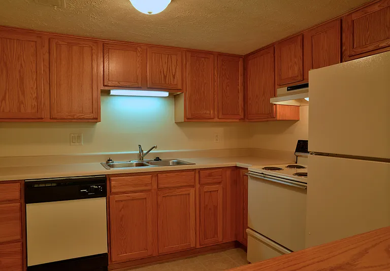 Lake Candlewood Apartments — Photo 48