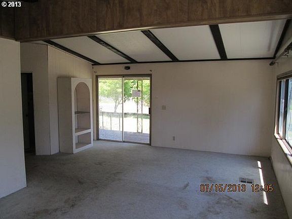 3rd image of 11874 NE Chateau Dr