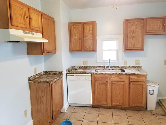 5th image of 19508 Ridgewood Ave