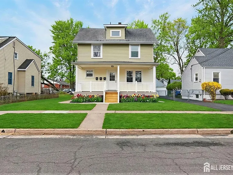 119 Vogel Pl — Photo 2