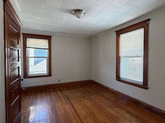 5th image of 110 Sharon St #3
