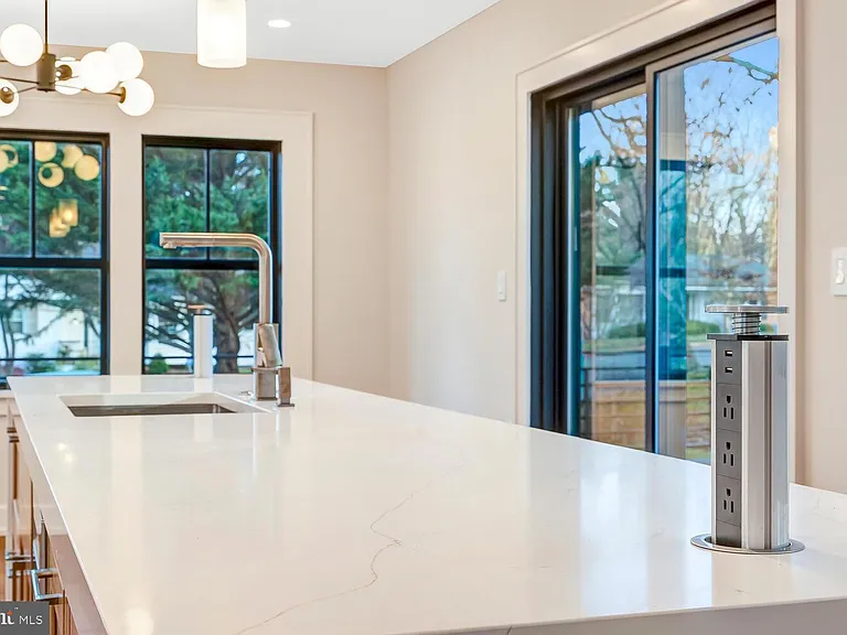5921 Chesterbrook Rd — Photo 33
