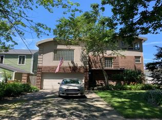 20731 Edgecliff Dr, Euclid, OH 44123