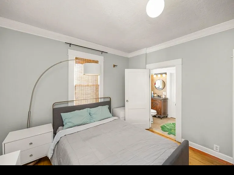 1011 Calvert St — Photo 11