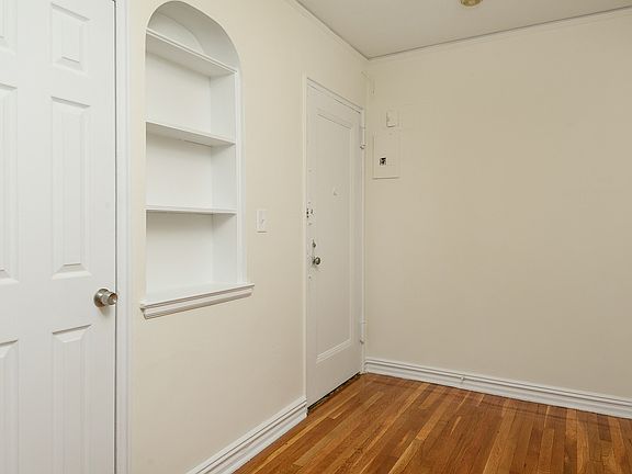 4th image of 55 E 190th St APT 27