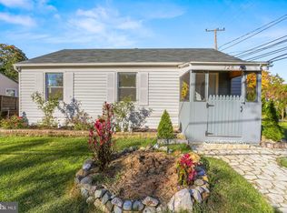 728 Crabb Ave, Rockville, MD 20850