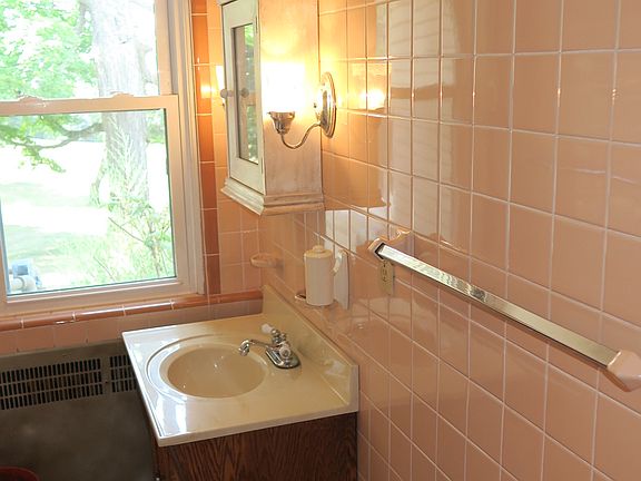 3rd image of 35758 Nancy Gail Ct