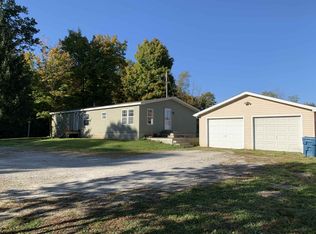 3752 W Division Rd, Peru, IN 46970