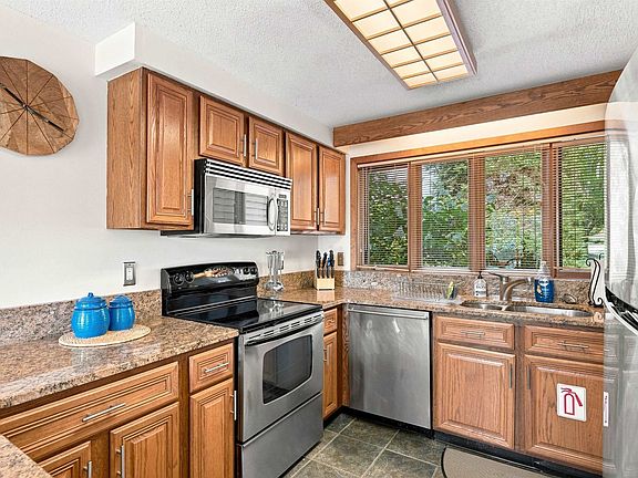 4th image of 1 Gables Drive Unit A