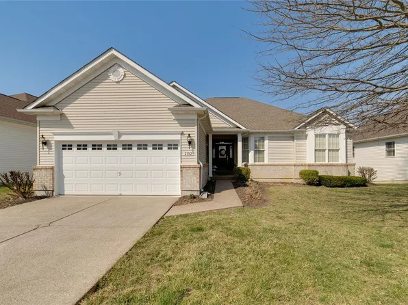 2152 Hawks Landing Dr Unit E, Lake Saint Louis, MO 63367