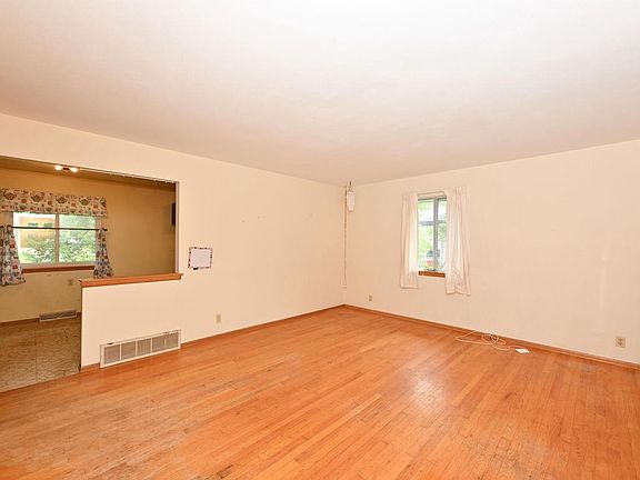 5th image of 6937 Willow Brook ROAD