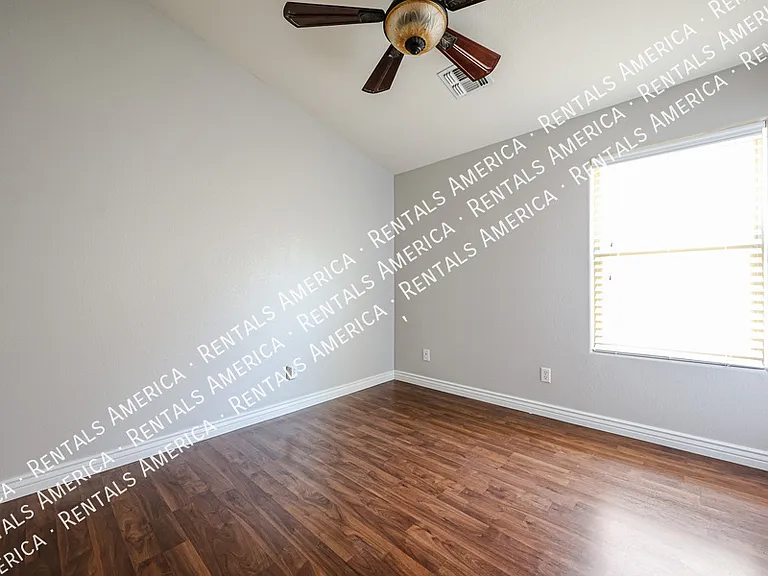 51 W Hereford Dr — Photo 28