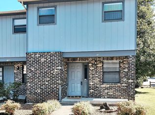 98 Hampshire Cir, Oak Ridge, TN 37830