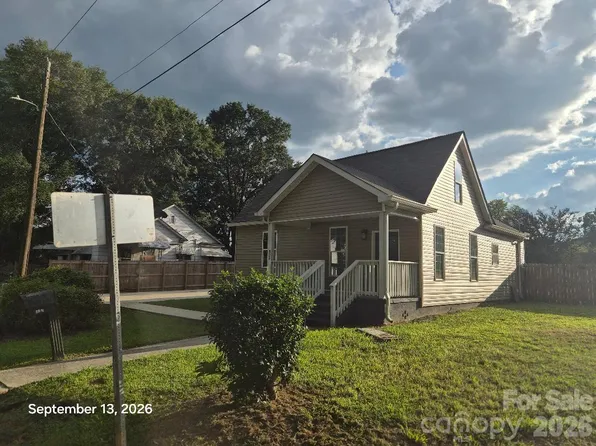 533 Ball Park Dr, Chester, SC 29706