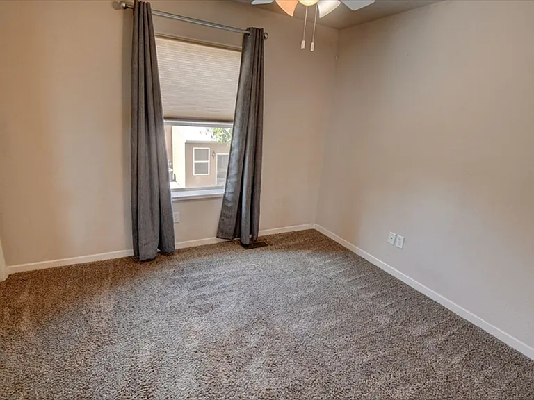 2011 Dillon Dr NE — Photo 13