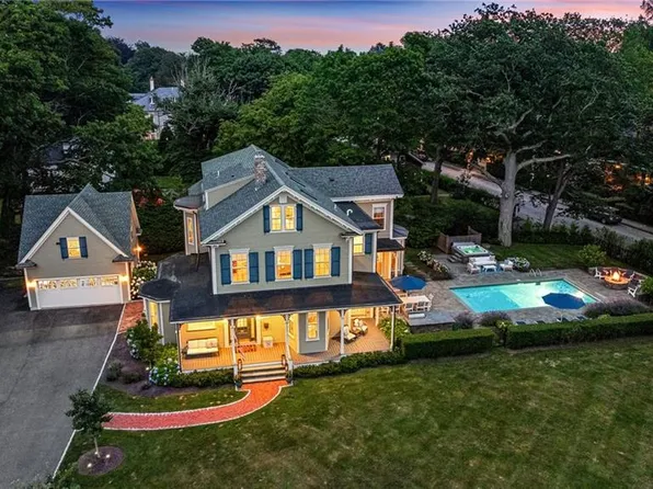 29 Greenough Pl, Newport, RI 02840