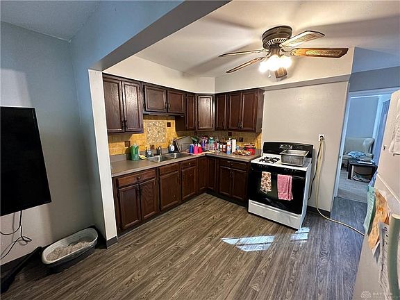 4th image of 1845 Rainbow Dr