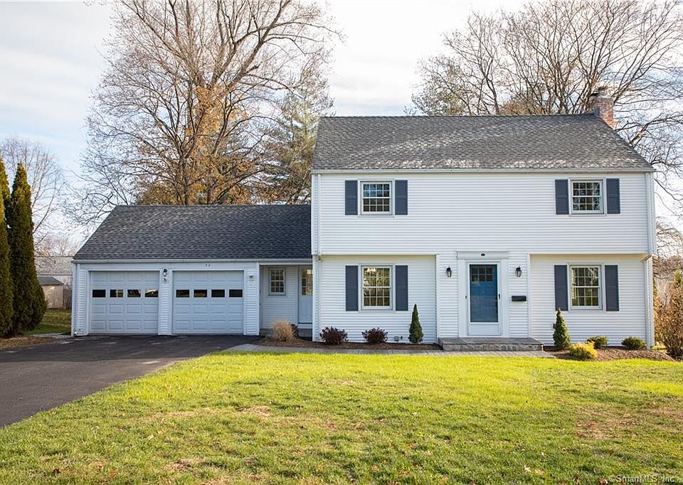1st image of 32 Sunrise Hill Dr