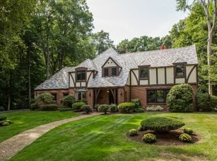 90 Dartmouth Rd, Longmeadow, MA 01106