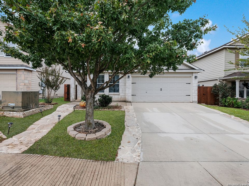 1st image of 24615 Maple Crest