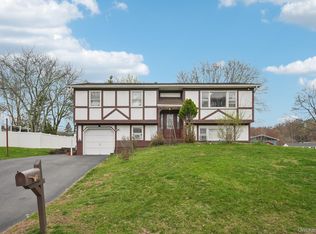 19 Northpark Drive, Garnerville, NY