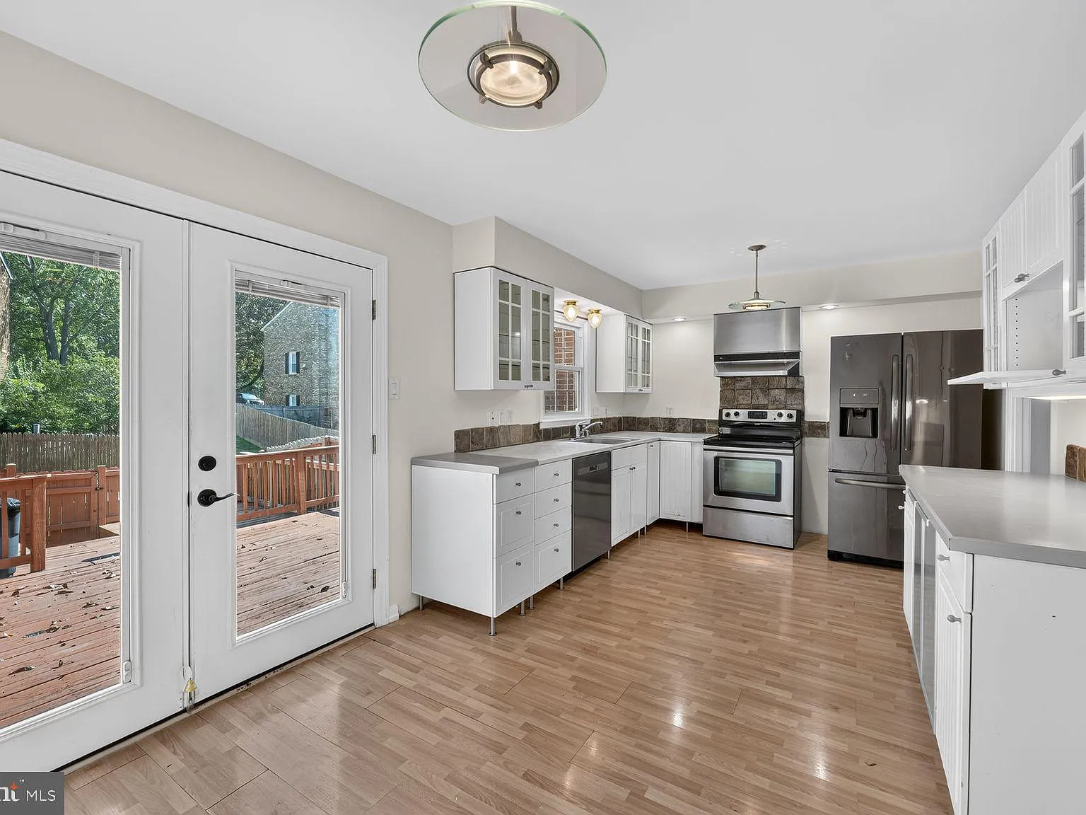 3 bed, 4.0 bath, 1870 sqft, $2,600 — Photo 4
