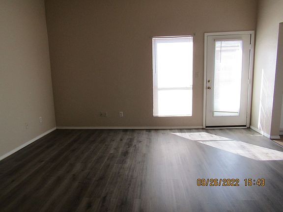 3rd image of 4008 SW Sunflower Ln