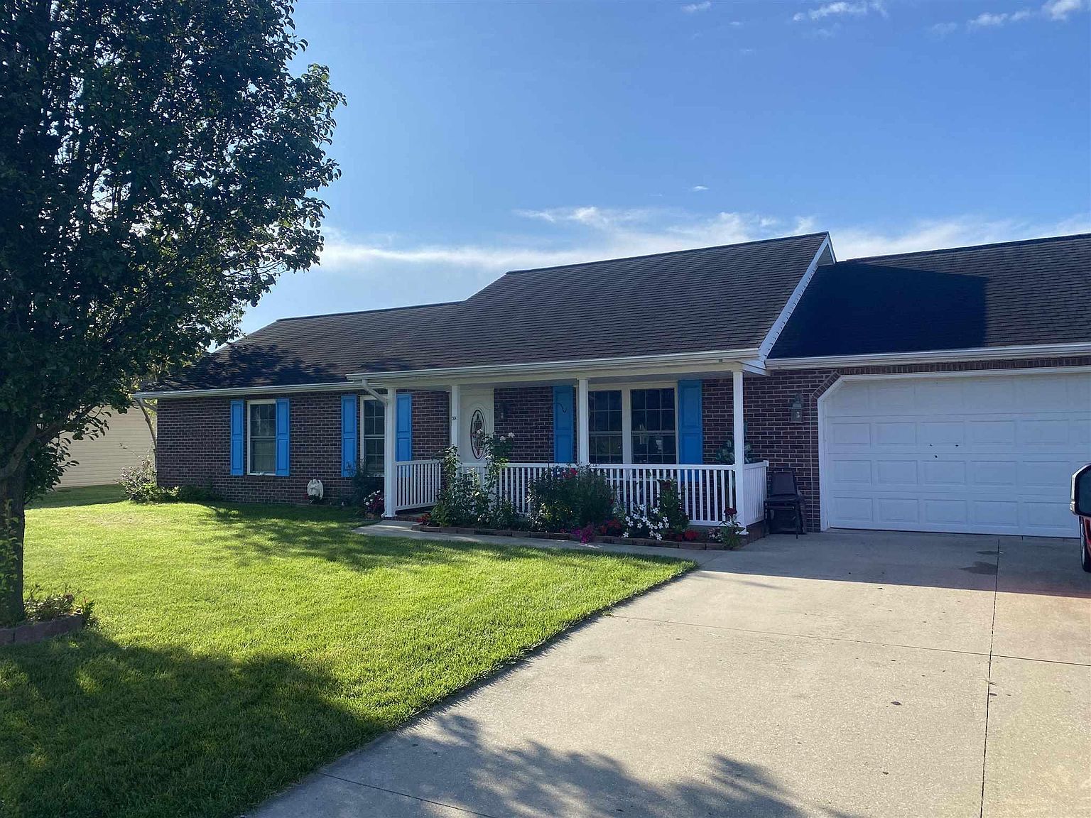 413 W 20th St, Huntingburg, IN 47542 Zillow